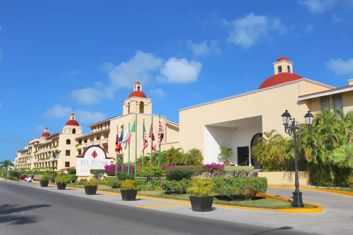 Imagen de portada para: All Ritmo Cancún: El Destino Familiar Donde los Sueños se Hacen Realidad
