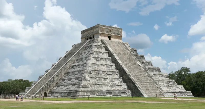 Pirámide de Kukulcán en Chichén Itzá, México