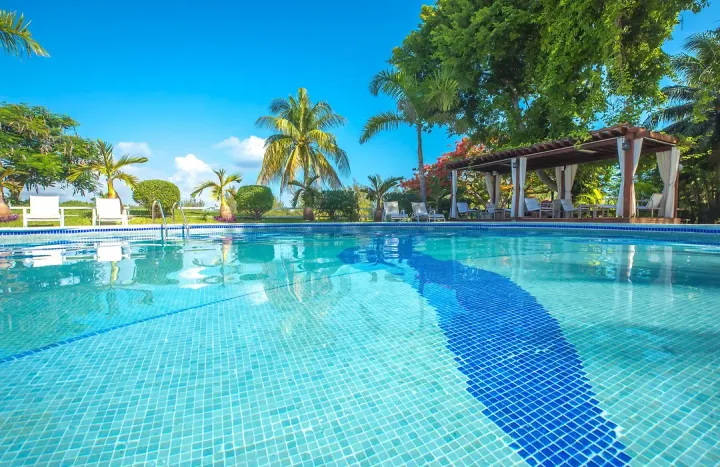 Imagen de portada para: Las Gaviotas Hotel + Rent Apartments: Tu Hogar en Cancún para Vacaciones en Familia